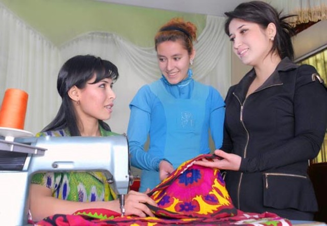 Енди үйде отырып мийнет етип атырған ҳаял-қызларға да мийнет дәптершеси ашылады