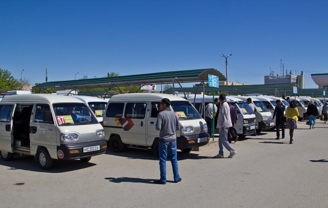 1-15-август күнлери Нөкис қаласындағы жөнелисли маршрутлардың ҳәрекетлениў ўақты өзгереди