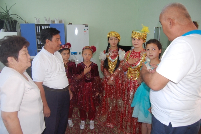 Ҳайт байрамы саўаплы ислерге бағдарлайды: НМПИ жәмәәти қайыр-сақаўат жумысларын даўам еттирмекте