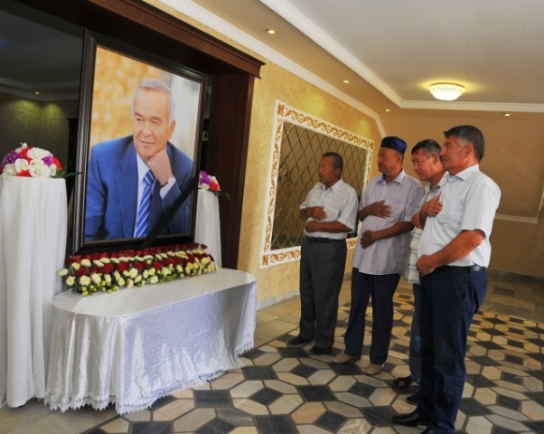 Нөкис қаласында Өзбекстан Республикасының Биринши Президенти Ислам Кәримовтың естелигине бағышлап қайырқомлық дастурханы жайылды