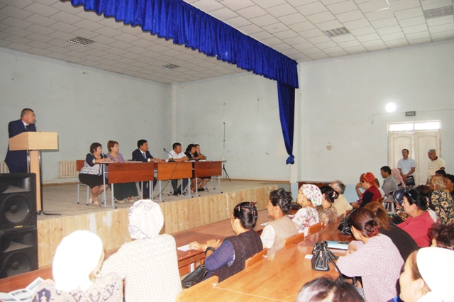 НМПИде жаңа оқыў жылы алдынан ата-аналар менен ушырасыў болып өтти