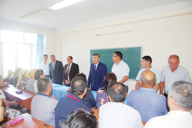 НМПИде жаңа оқыў жылы алдынан ата-аналар менен ушырасыў болып өтти