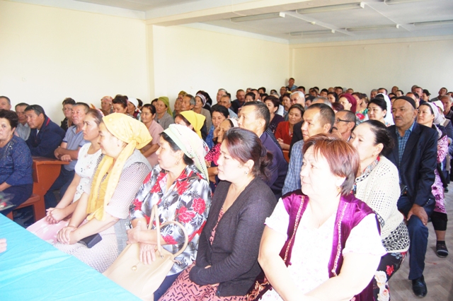 НМПИде жаңа оқыў жылы алдынан ата-аналар менен ушырасыў болып өтти