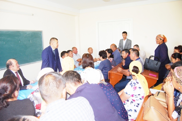 НМПИде жаңа оқыў жылы алдынан ата-аналар менен ушырасыў болып өтти