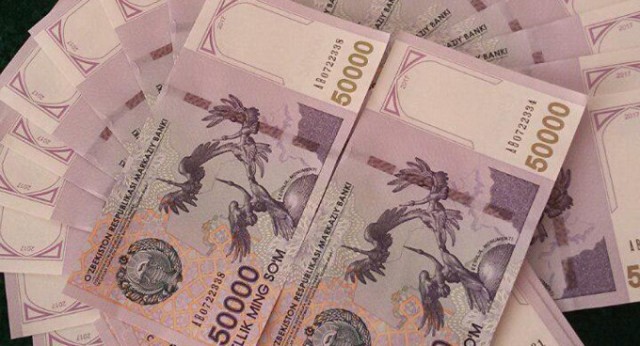 Нөкисли ҳаялды алдап, 301 миллион сум ақшаны өзлестирип жиберген «исбилермен» қолға алынды