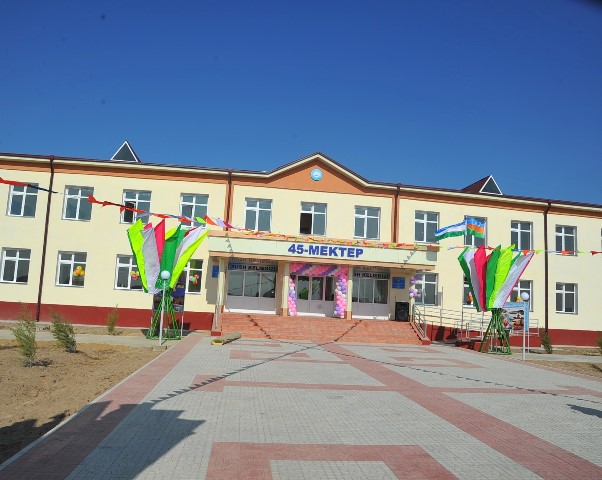 Пайтахт орайынан узақта жайласқан «Жаңа базар» МПЖ аймағында жаңа мектеп пайдаланыўға тапсырылды