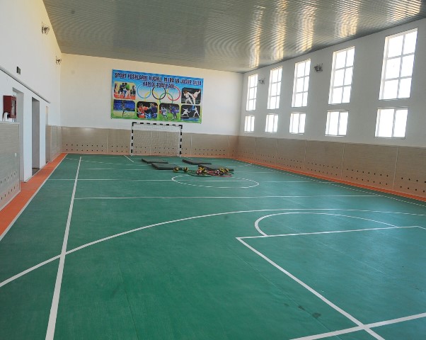 Пайтахт орайынан узақта жайласқан «Жаңа базар» МПЖ аймағында жаңа мектеп пайдаланыўға тапсырылды