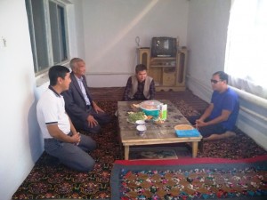 Мойнақ районы ҳәкимлиги райондағы имканияты шекленген пуқараға үй саўға етти