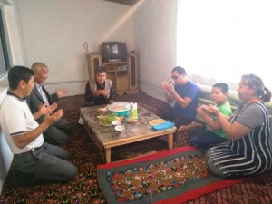 Мойнақ районы ҳәкимлиги райондағы имканияты шекленген пуқараға үй саўға етти