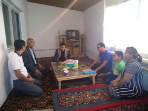 Мойнақ районы ҳәкимлиги райондағы имканияты шекленген пуқараға үй саўға етти