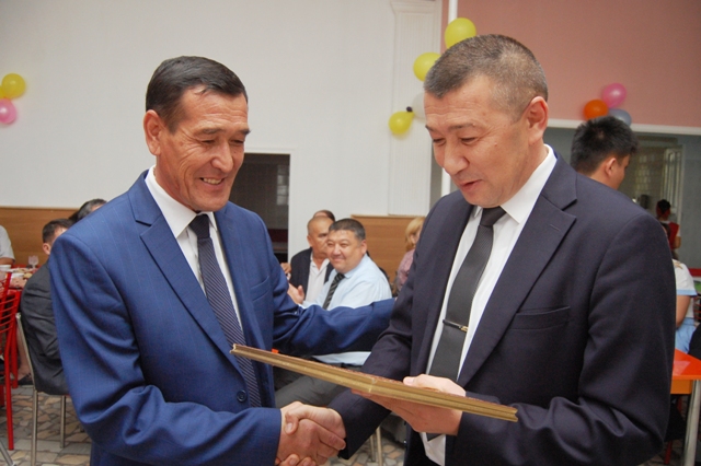 Нөкис мәмлекетлик педагогикалық институтының 11 профессор-оқытыўшысы халық билимлендириў ағласы болды