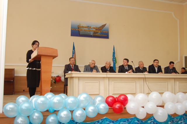 Өзбек тилине мәмлекетлик тил бийлигиниң берилгенине 29 жыл: НМПИде тил байрамына бағышланған конференция өткерилди