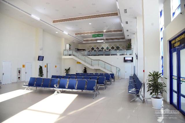 Шавкат Мирзиёев Қарақалпақстанда. Президент Нөкис халықаралық аэропортын көзден өткерди