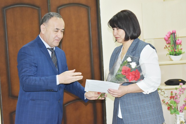 Қарақалпақстаннан 14 пуқараға «Маҳалла ифтихори» көкирек белгиси тапсырылды