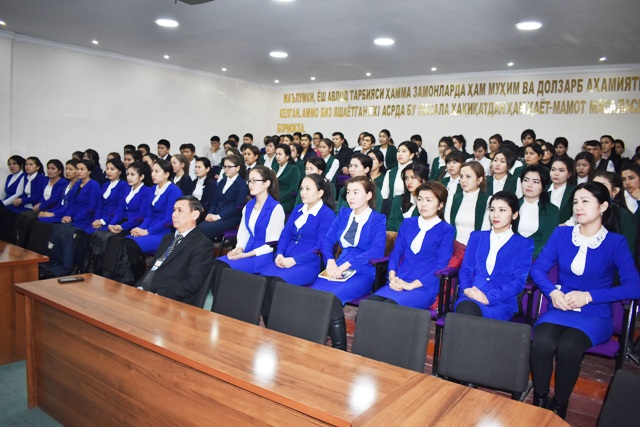 Институтта депутатлар менен ушырасыў болып өтти