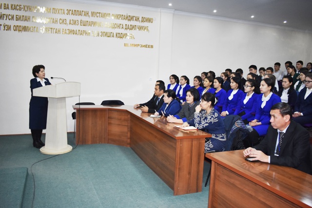 Институтта депутатлар менен ушырасыў болып өтти