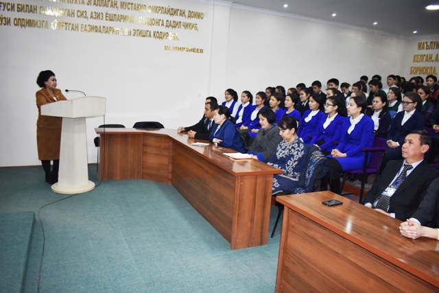 Институтта депутатлар менен ушырасыў болып өтти