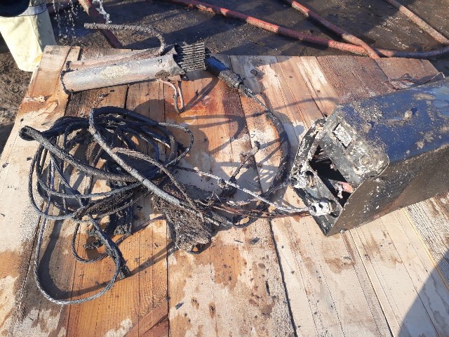 Рәсмий: Нөкис қаласында жанармай сақлаў орнында өрт жүз берди. 19 жаслы өсипирим жарақат алды