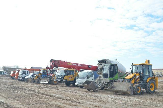 Нөкистеги Президент мектебиниң тырнақ тасы қаланды