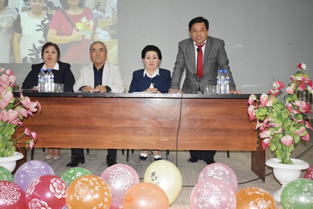 Халық билимлендириў ағласы Роза Рзаеваның юбилейи кең түрде белгиленди Халық билимлендириў ағласы Роза Рзаеваның юбилейи кең түрде белгиленди