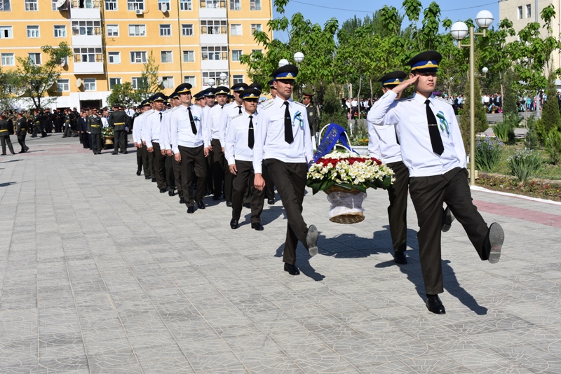 #Еслеў_&#1203;&#1241;м_&#1179;&#1241;дирлеў_к&#1199;ни: Н&#1257;кистеги «&#1202;&#1241;сиретли ана» естелигине г&#1199;л &#1179;ойыў илажынан фоторепортаж