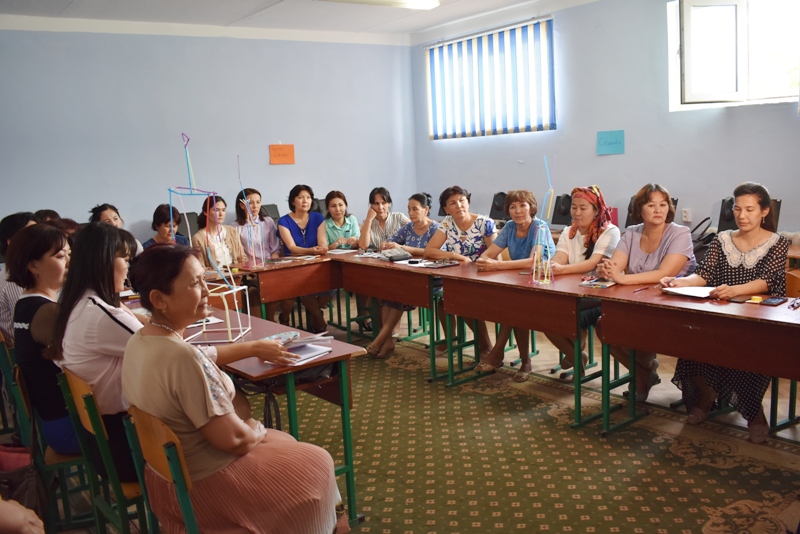 Шет тиллери бойынша қырғызстанлы профессорлар НМПИде семинар өтти Шет тиллери бойынша қырғызстанлы профессорлар НМПИде семинар өтти