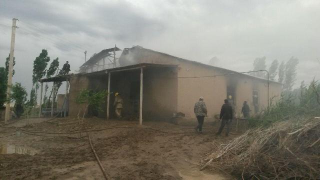 Кегейлиде шақмақ тийген жай өртенип кетти Кегейлиде шақмақ тийген жай өртенип кетти