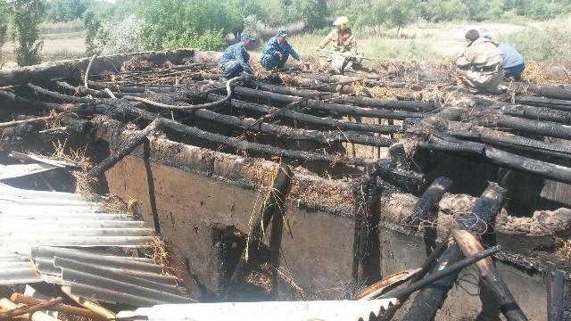 Кегейлиде шақмақ тийген жай өртенип кетти Кегейлиде шақмақ тийген жай өртенип кетти