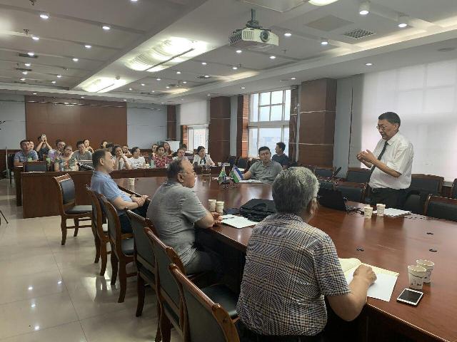 Профессор Шамшетдин Абдиназимов Қытайдағы Минцзу университетинде қарақалпақ тили тарийхы ҳәм изертлениўи бойынша лекция оқымақта