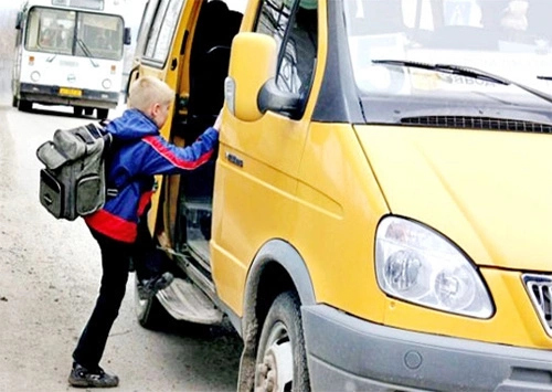 Автотранспортта 5 жасқа шекемги баланы бийпул алып жүриў мүмкин