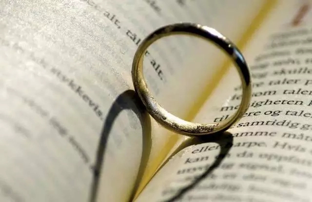 Қызлар ушын неке жасы өзгертиледи Қызлар ушын неке жасы өзгертиледи