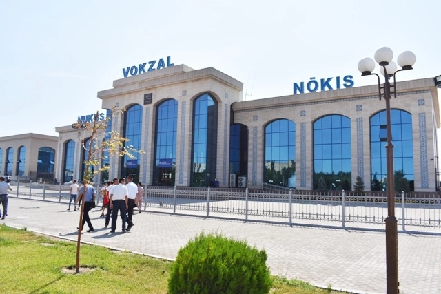 «Өзбекстан темир жоллары» билетлердиң баҳасына 50 процентке шекемги шегирмелерди жәриялады