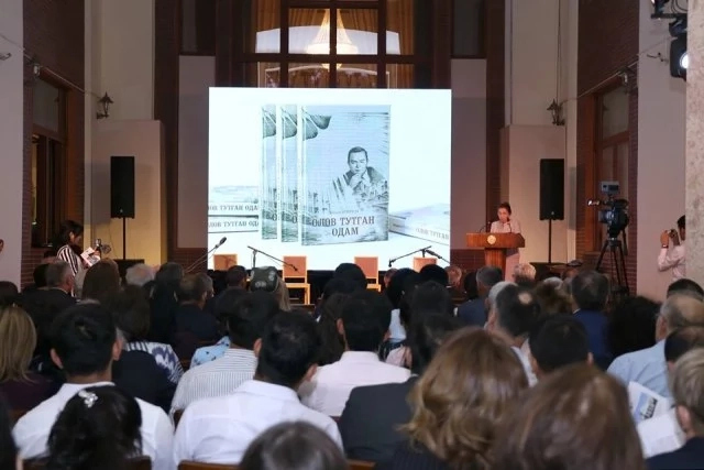 Ислам Каримов ҳаққындағы «Олов тутган одам» китабының презентациясы болып өтти Ислам Каримов ҳаққындағы «Олов тутган одам» китабының презентациясы болып өтти