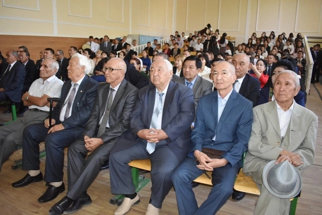 Сизге тәжим, әзиз устазлар!