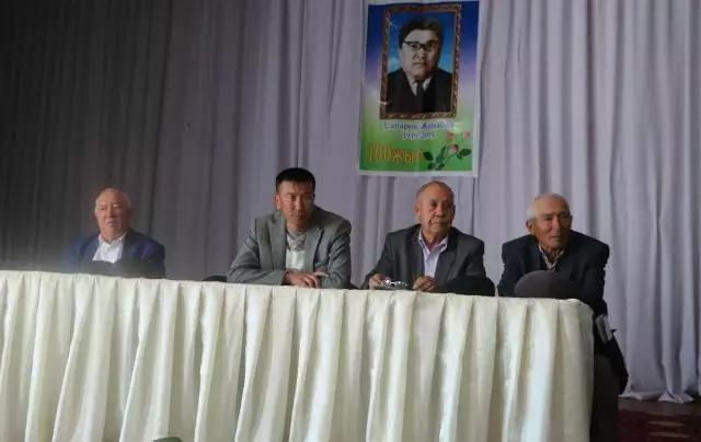 Қоңыратта жазыўшы Жаңабай Сапаровтың туўылғанына 100 жыл толыў мүнәсибети менен әдебий кеше өткерилди