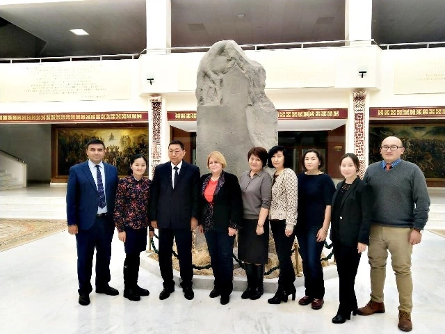 ҚМУ профессоры Шамшетдин Абдиназимов Қазақстан халқы Ассамблеясының «Бирлик» алтын медалы менен сыйлықланды ҚМУ профессоры Шамшетдин Абдиназимов Қазақстан халқы Ассамблеясының «Бирлик» алтын медалы менен сыйлықланды