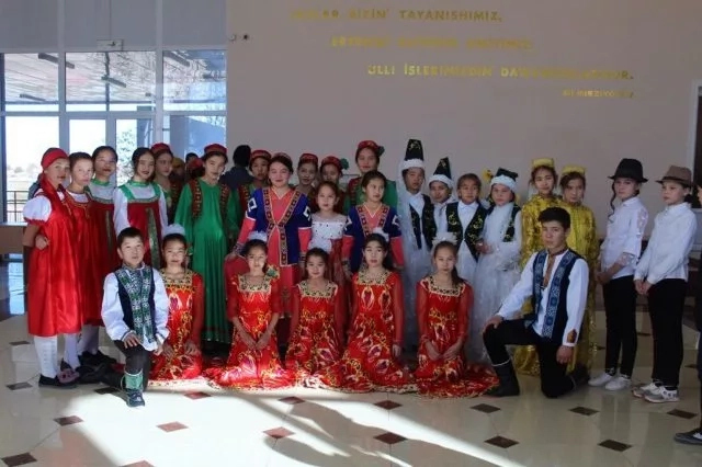 Мойнақ ҳәм Тахтакөпирде «Камалак жулдызлары» таңлаўының районлық басқышы болып өтти