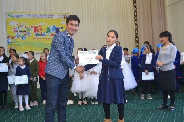 Мойнақ ҳәм Тахтакөпирде «Камалак жулдызлары» таңлаўының районлық басқышы болып өтти