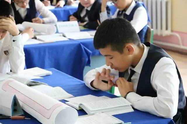 «Шаңарақ-мәҳәлле-мектеп-жоқары оқыў орны» исши топар ағзалары Қоңыраттағы мектеплерде болды