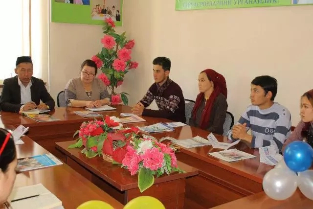 Коңыратта «Жас келин-күйеўлер инновациялық мектеби» өз жумысын баслады