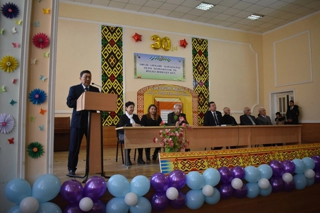 Институтта қарақалпақ тилиниң әҳмийетли мәселелерине арналған республикалық конференция болып өтти
