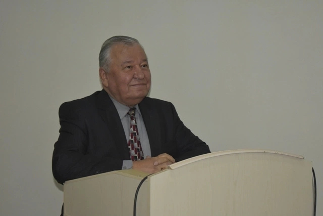 Институтта академик Рисбой Жураев пенен ушырасыў болып өтти