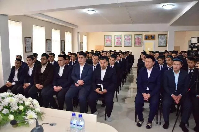 Нөкистеги орта арнаўлы ислам оқыў орнының төрт талабасының шәртнама пуллары «Вақф» қоры тәрепинен төлеп берилди Нөкистеги орта арнаўлы ислам оқыў орнының төрт талабасының шәртнама пуллары «Вақф» қоры тәрепинен төлеп берилди