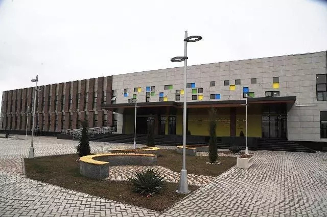 Нөкистеги Президент мектебиниң ашылыў салтанаты болып өтти Нөкистеги Президент мектебиниң ашылыў салтанаты болып өтти