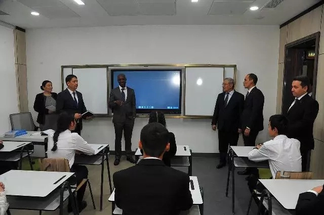 Нөкистеги Президент мектебиниң ашылыў салтанаты болып өтти Нөкистеги Президент мектебиниң ашылыў салтанаты болып өтти