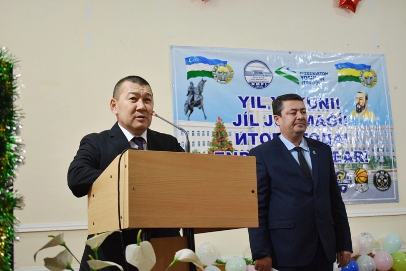 Жыл жуўмағы: Институтта «Жыл студенти» таңлаўының жеңимпазлары ҳәм белсенди студентлер сыйлықланды