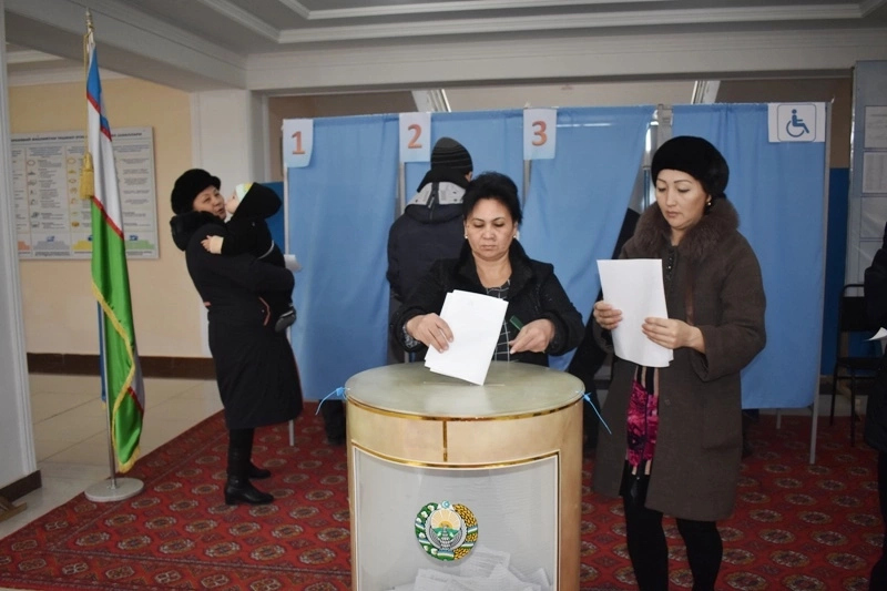 Нөкис қаласында сайлаў шөлкемлескенлик пенен өтпекте