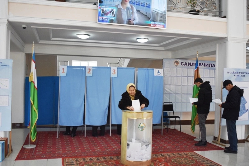 Нөкис қаласында сайлаў шөлкемлескенлик пенен өтпекте