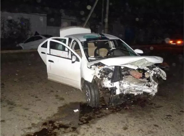 Қоңыратта «Lacetti» жолдың қарама-қарсы тәрепине өтип, «Cobalt» пенен соқлығысты. Ақыбетинде…