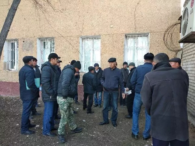 Жол ҳәрекети қәўипсизлиги басқармасы касса хызметкерлериниң жумысты өз ўақтында басламағанының себебин түсиндирди Жол ҳәрекети қәўипсизлиги басқармасы касса хызметкерлериниң жумысты өз ўақтында басламағанының себебин түсиндирди